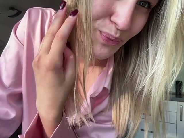 JenevaOcana live cam on BongaCams