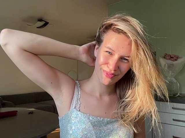 JenevaOcana live cam on BongaCams