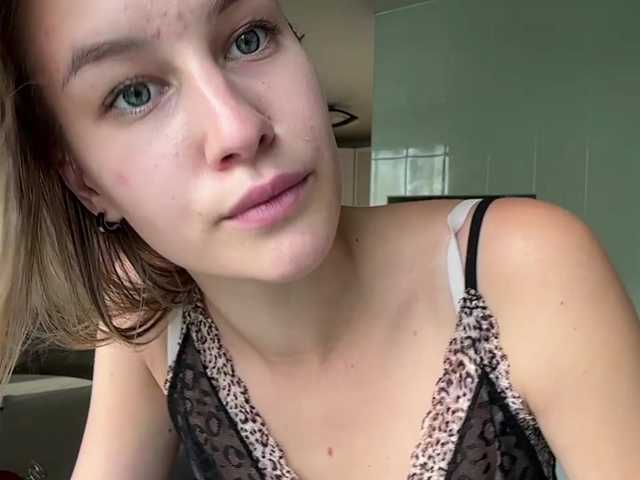 JenevaOcana live cam on BongaCams