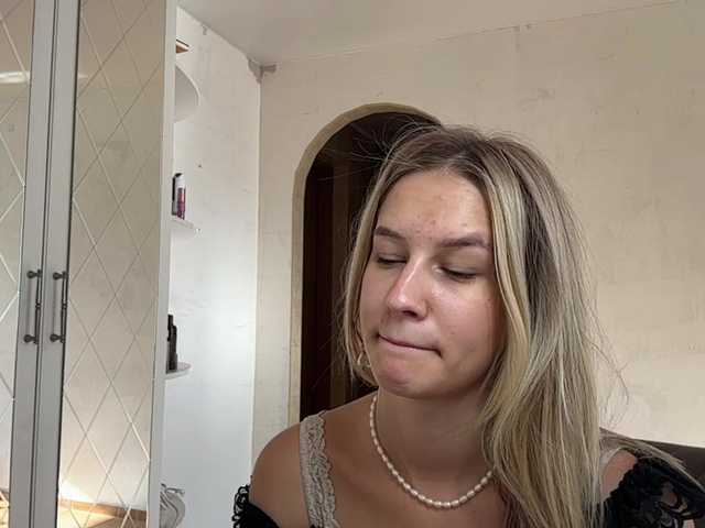 JenevaOcana live cam on BongaCams
