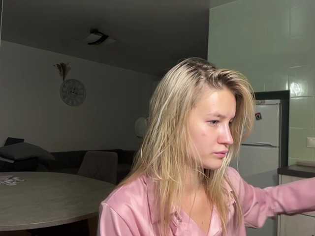 JenevaOcana live cam on BongaCams