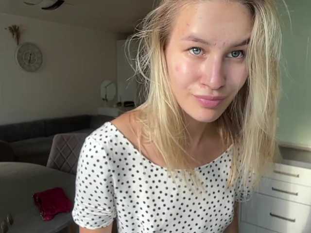JenevaOcana live cam on BongaCams