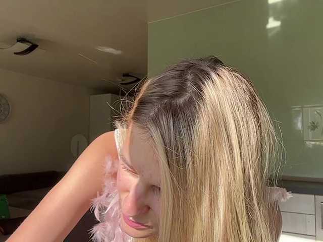JenevaOcana live cam on BongaCams