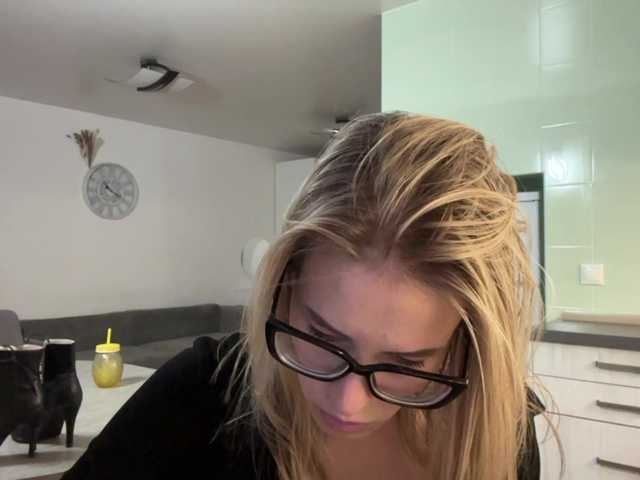 JenevaOcana live cam on BongaCams