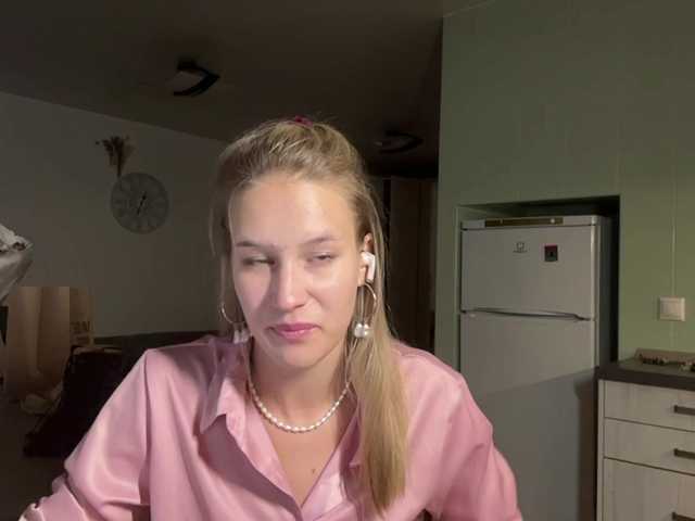 JenevaOcana live cam on BongaCams