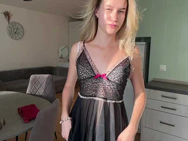 JenevaOcana live cam on BongaCams