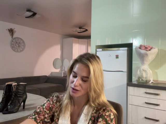 JenevaOcana live cam on BongaCams