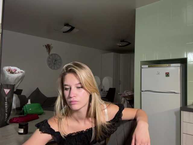 JenevaOcana live webcam show