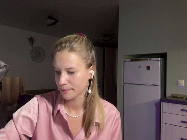 JenevaOcana live webcam show