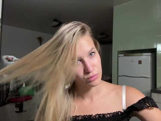 JenevaOcana live cam on BongaCams