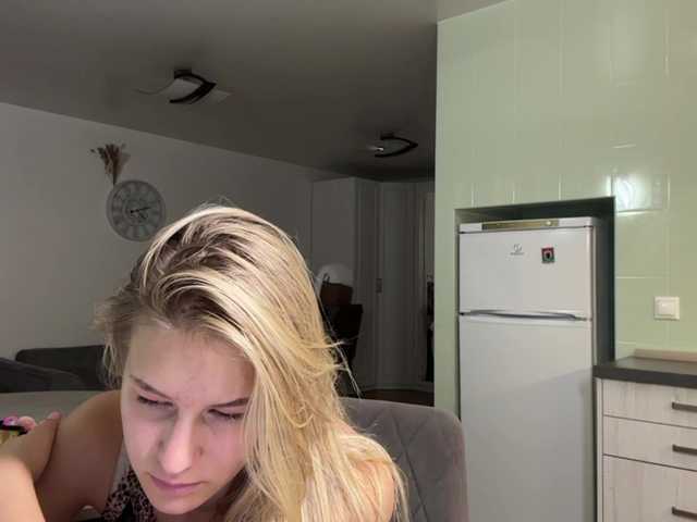 JenevaOcana live cam on BongaCams