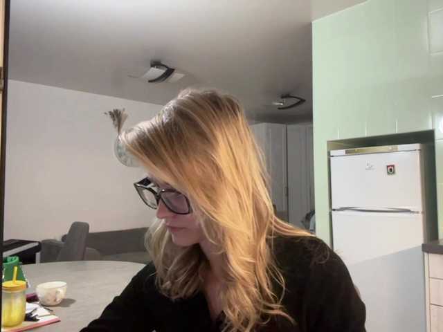 JenevaOcana live cam on BongaCams