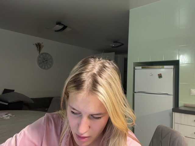 JenevaOcana live cam on BongaCams