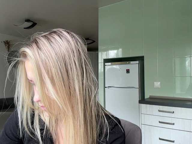 JenevaOcana live cam on BongaCams