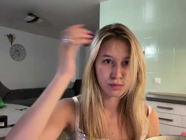 JenevaOcana live cam on BongaCams