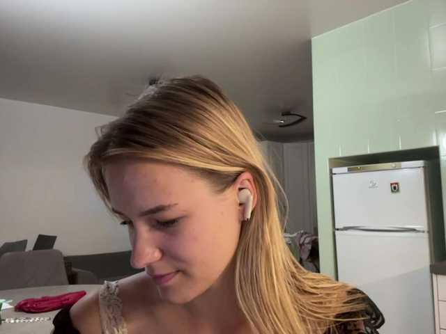 JenevaOcana live cam on BongaCams
