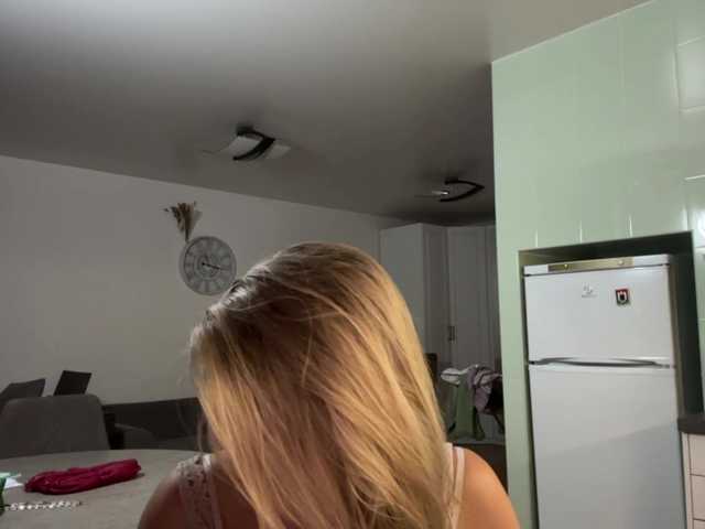 JenevaOcana live cam on BongaCams