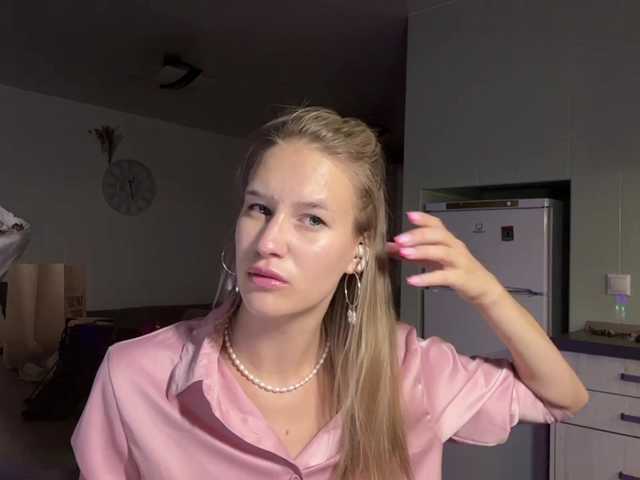JenevaOcana live cam on BongaCams