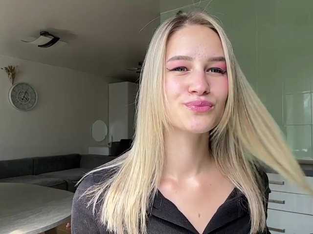 JenevaOcana live cam on BongaCams