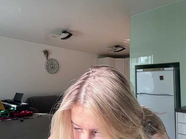 JenevaOcana live cam on BongaCams