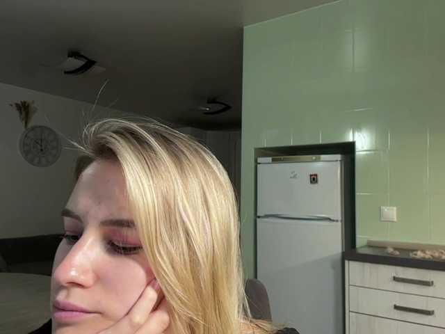 JenevaOcana live cam on BongaCams
