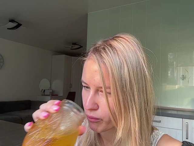 JenevaOcana live cam on BongaCams