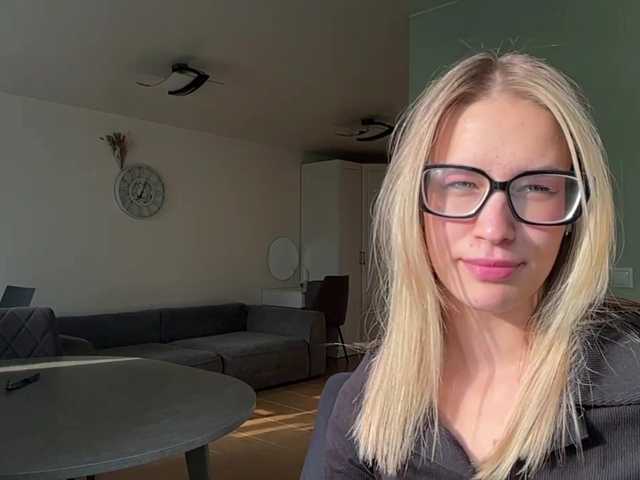 JenevaOcana live cam on BongaCams