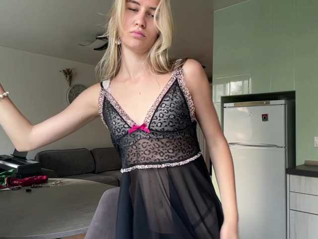 JenevaOcana live cam on BongaCams