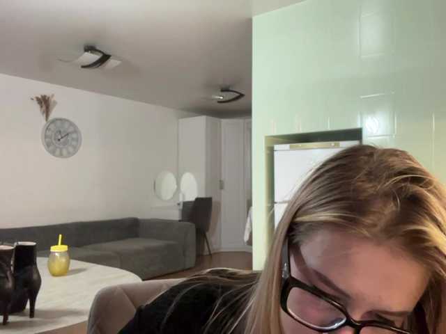 JenevaOcana live cam on BongaCams