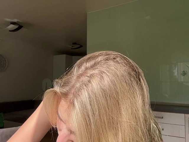 JenevaOcana live cam on BongaCams