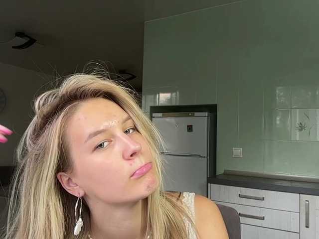JenevaOcana live cam on BongaCams