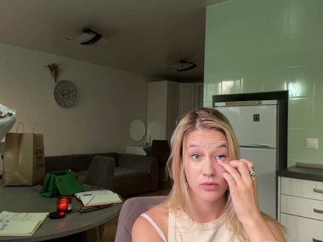 JenevaOcana live webcam show