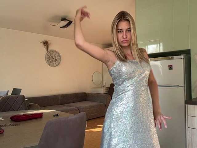 JenevaOcana live cam on BongaCams