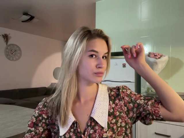 JenevaOcana live cam on BongaCams