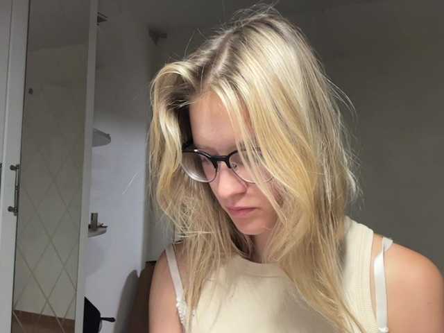 JenevaOcana live webcam show