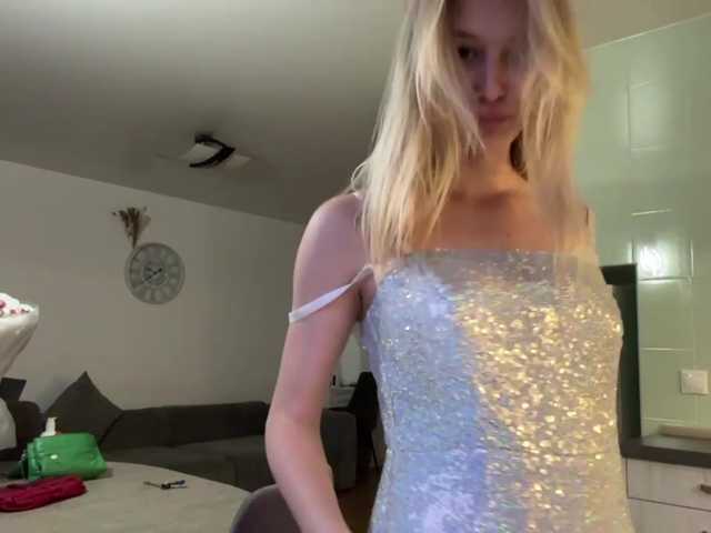 JenevaOcana live webcam show