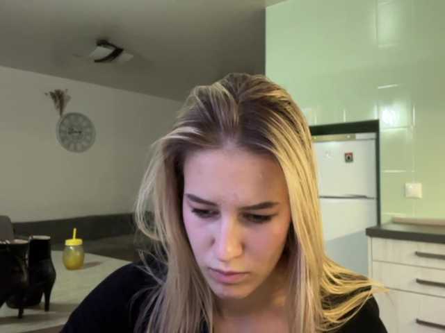 JenevaOcana live cam on BongaCams