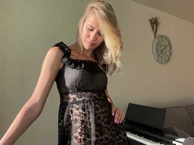 JenevaOcana live cam on BongaCams