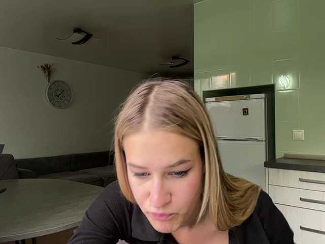 JenevaOcana live cam on BongaCams