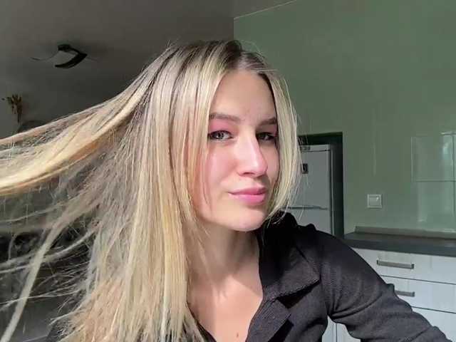 JenevaOcana live cam on BongaCams