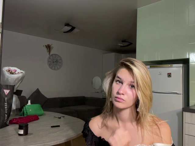 JenevaOcana live cam on BongaCams