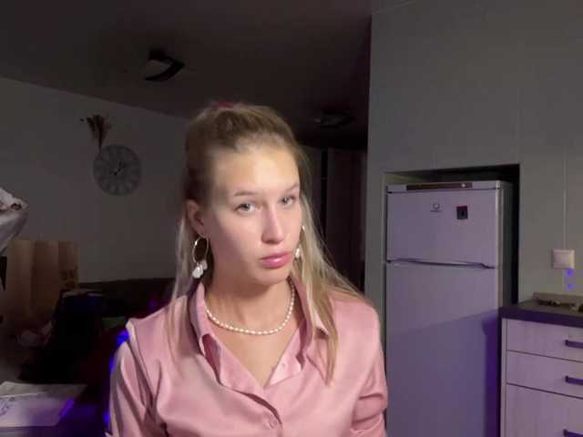 JenevaOcana live webcam show
