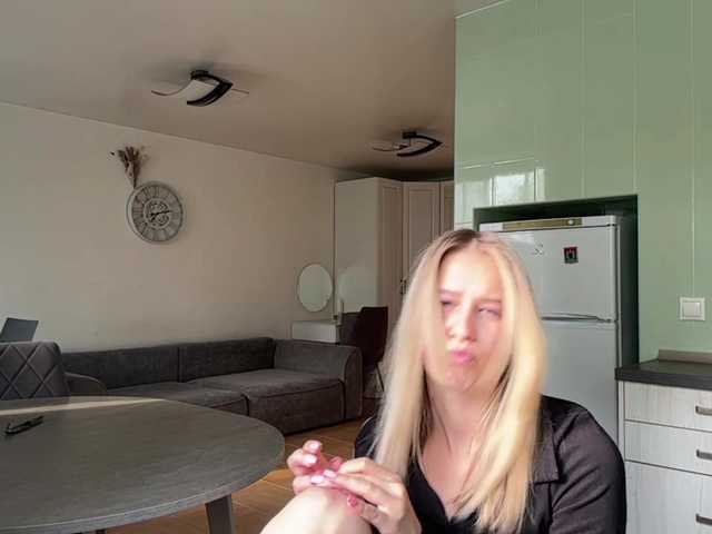 JenevaOcana live cam on BongaCams