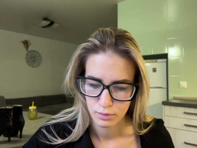 JenevaOcana live cam on BongaCams