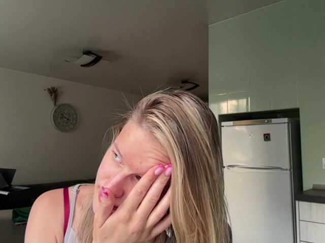 JenevaOcana, 18 y/o - Live Cam on BongaCams