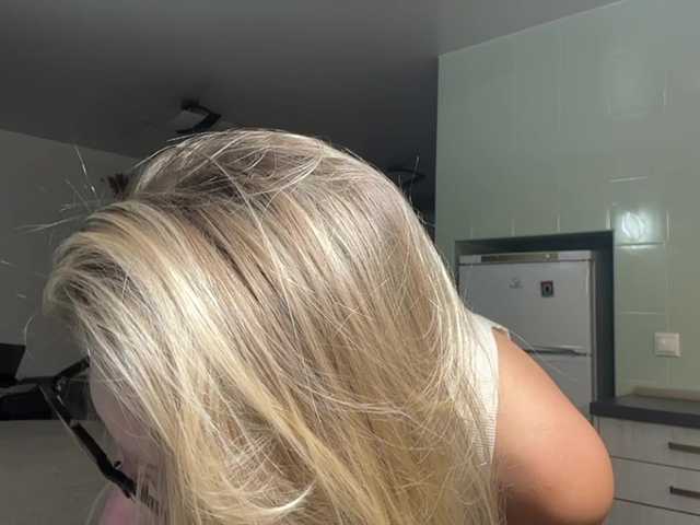 JenevaOcana live cam on BongaCams