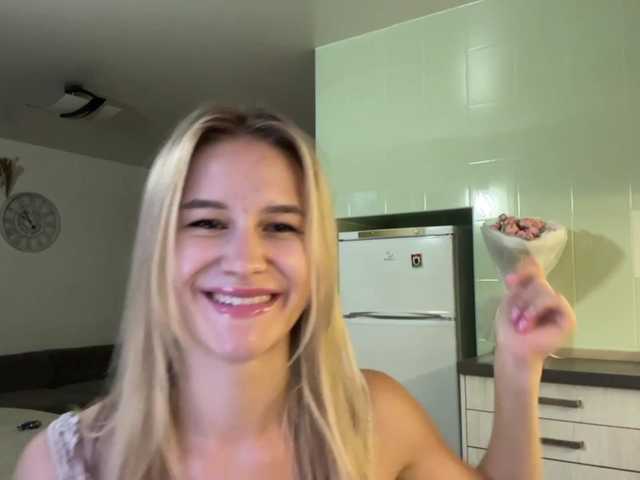 JenevaOcana live cam on BongaCams