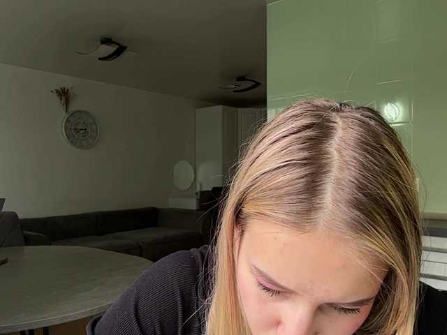 JenevaOcana live cam on BongaCams