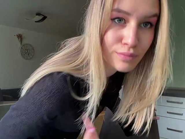 JenevaOcana live cam on BongaCams