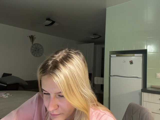 JenevaOcana live webcam show